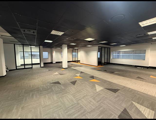 1,465M² OFFICE TO LET IN ROSEBANK